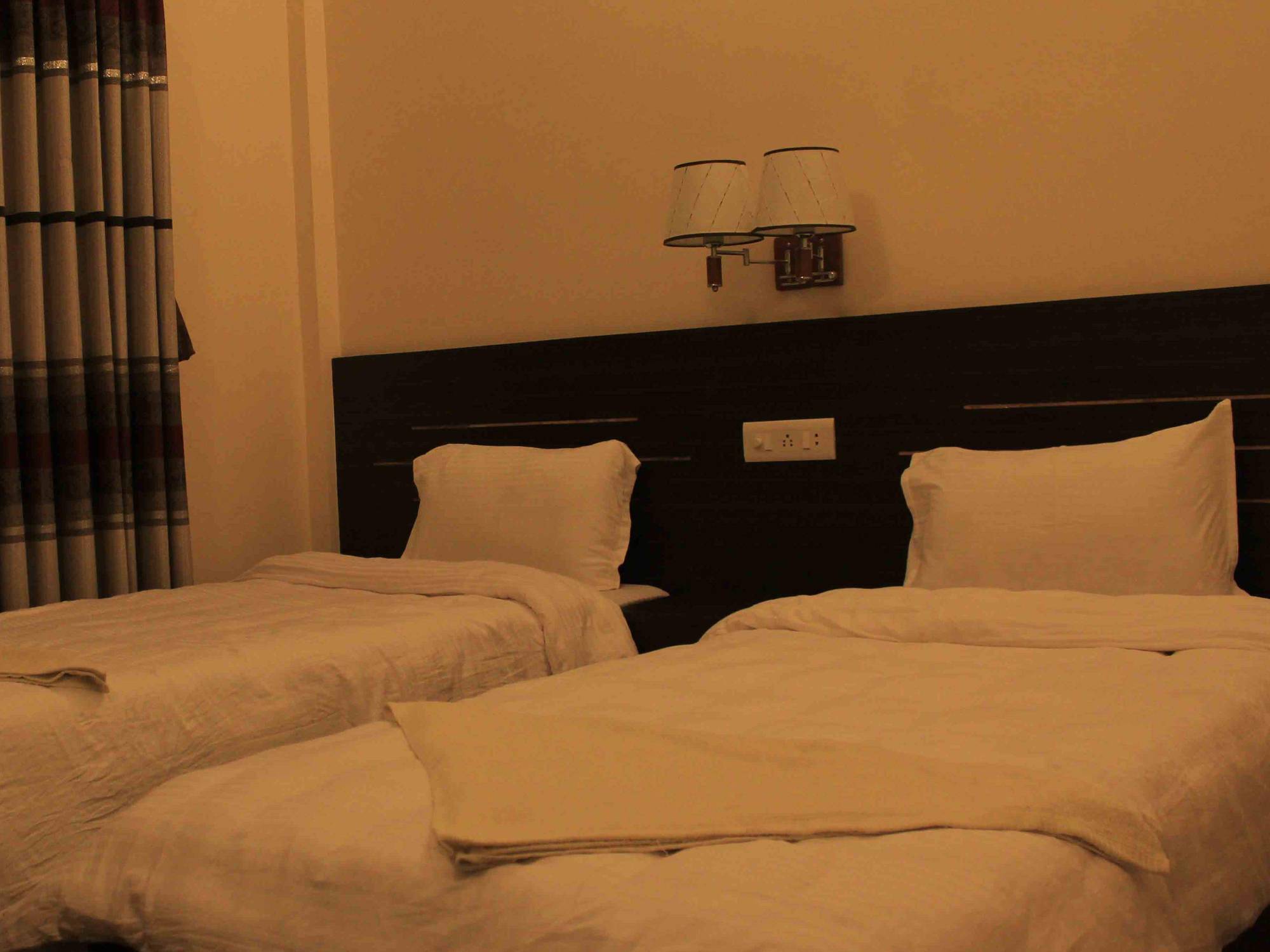 Mirage Inn Rummindei Eksteriør bilde