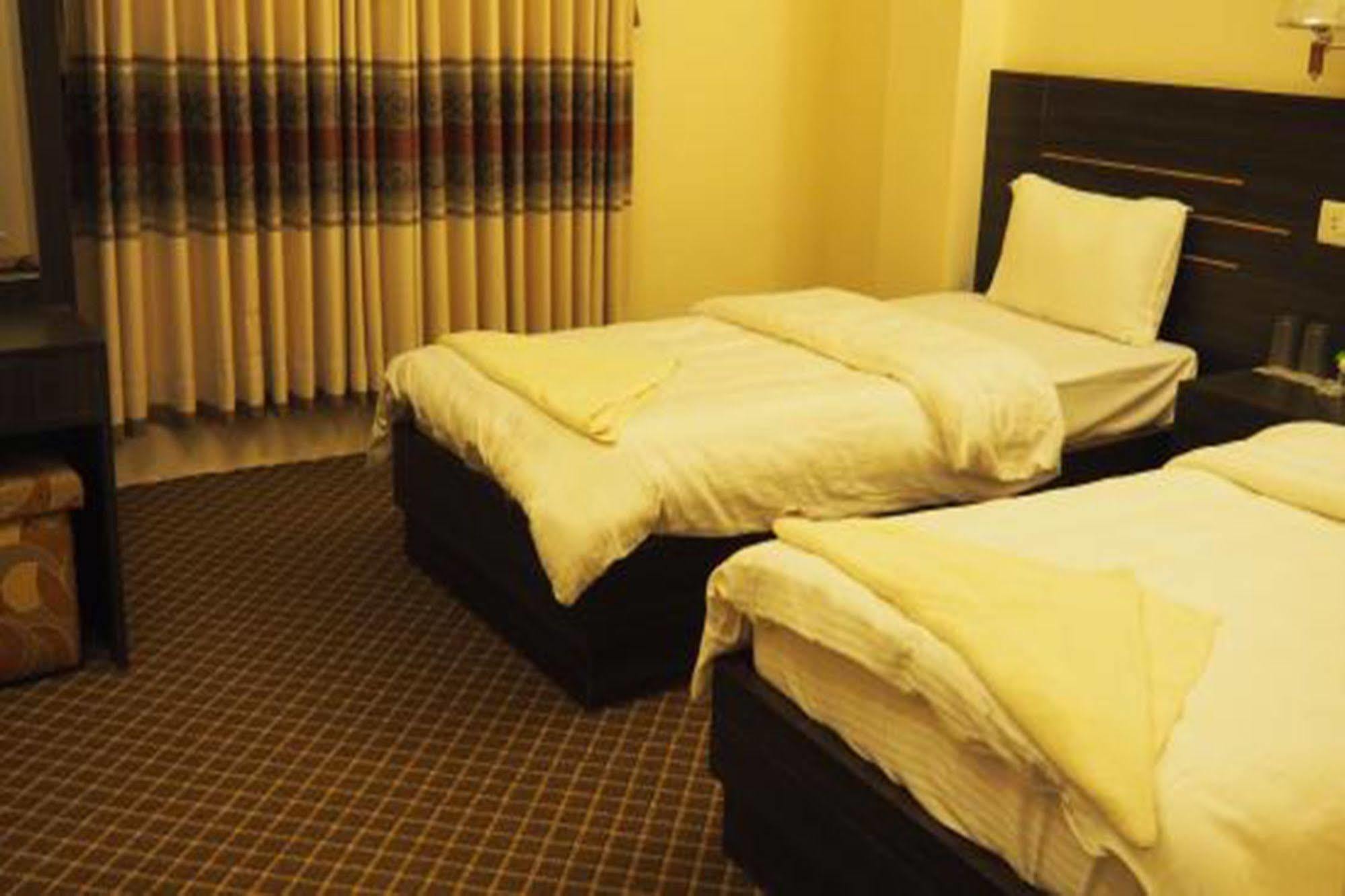 Mirage Inn Rummindei Eksteriør bilde