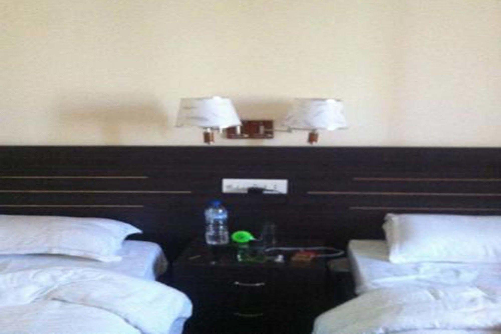 Mirage Inn Rummindei Eksteriør bilde